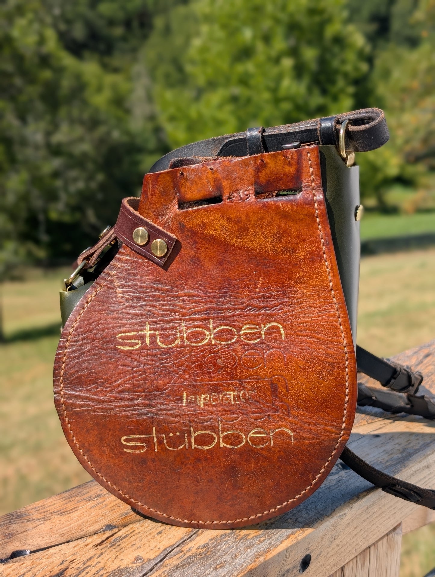 Stübben Olive Green & Cognac Forward Seat Billet Guard Bag