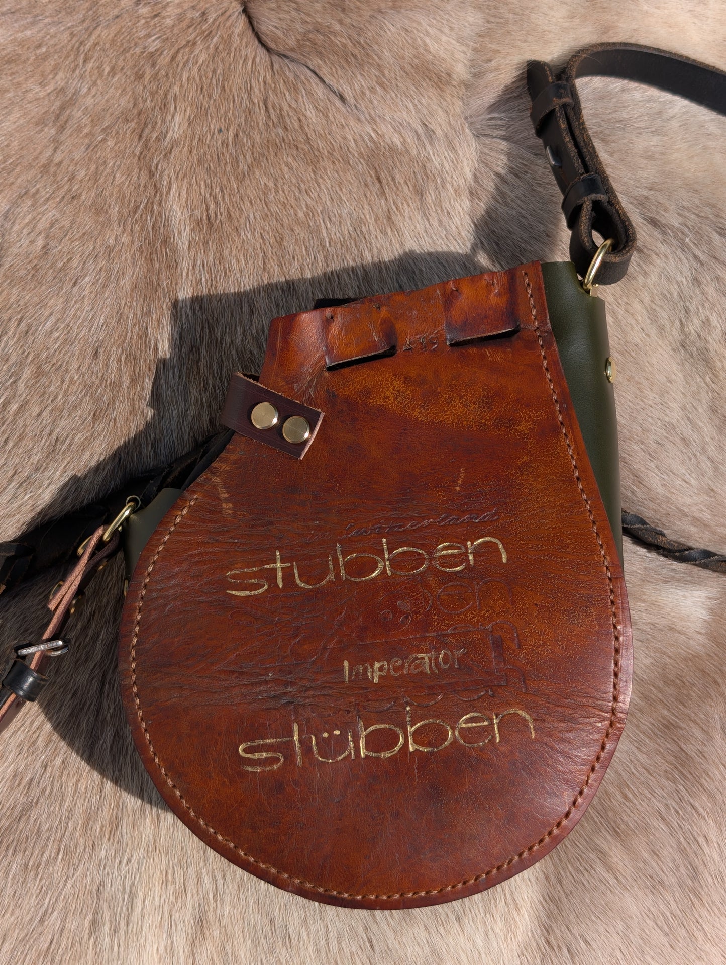 Stübben Olive Green & Cognac Forward Seat Billet Guard Bag