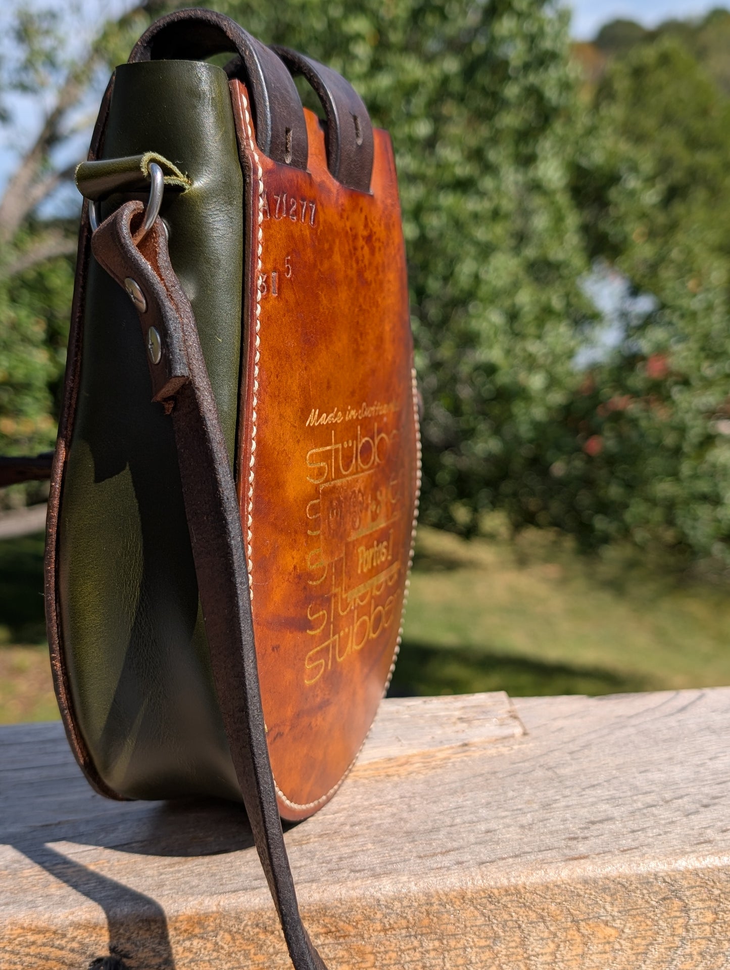 Stübben Portos Green & Cognac Forward Seat Billet Guard Bag