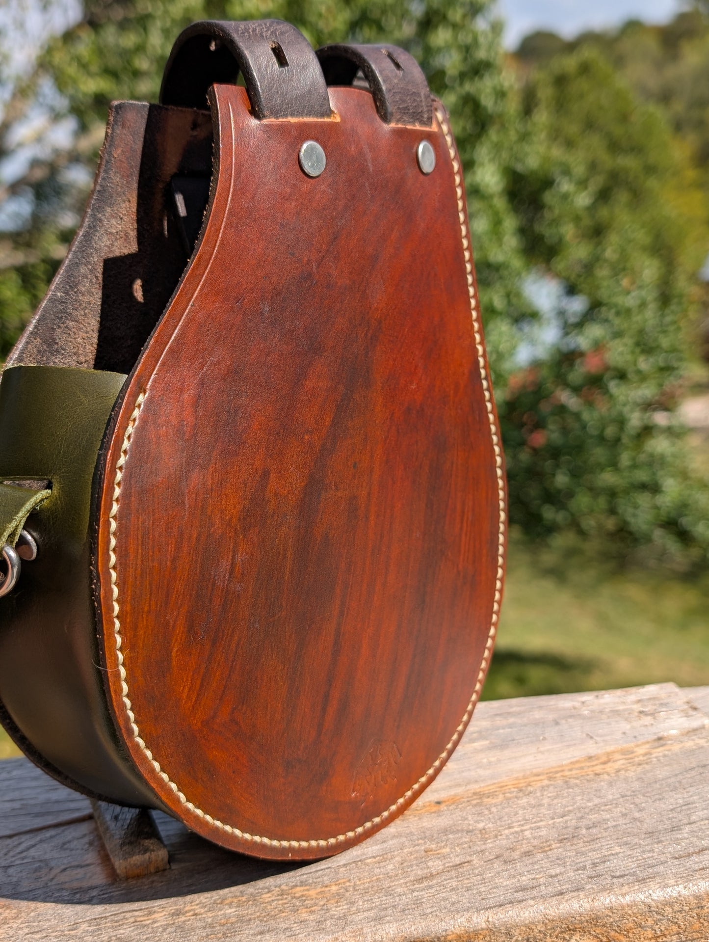 Stübben Portos Green & Cognac Forward Seat Billet Guard Bag